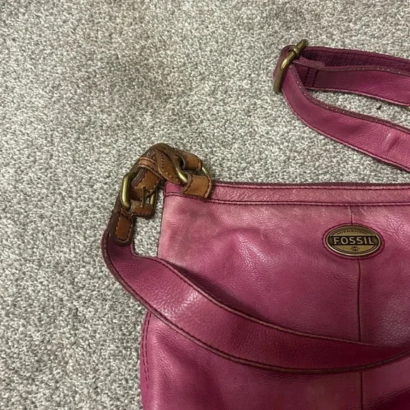 Fossil vintage crossbody in great used condition - Picture 6 of 13
